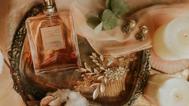 L’ Histoire des parfums à travers les âges :